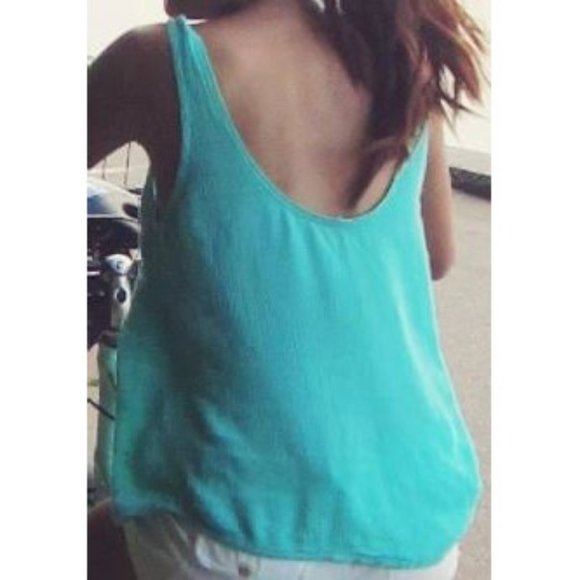 Aritzia Wilfred Scoop Neck Crinkle Tank - Picture 5 of 5